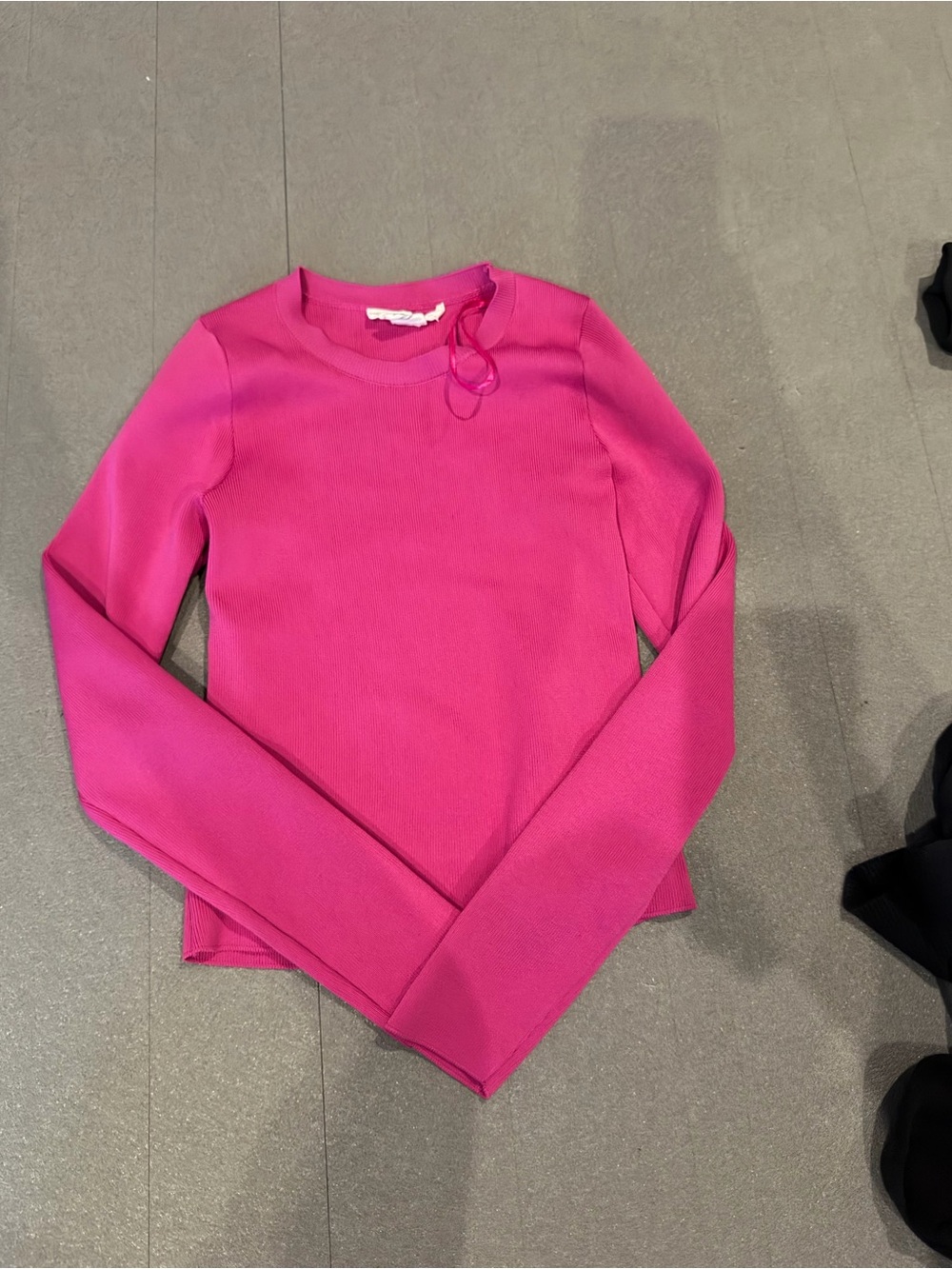 Women’s Fuchsia Long-Sleeve Crop Top
